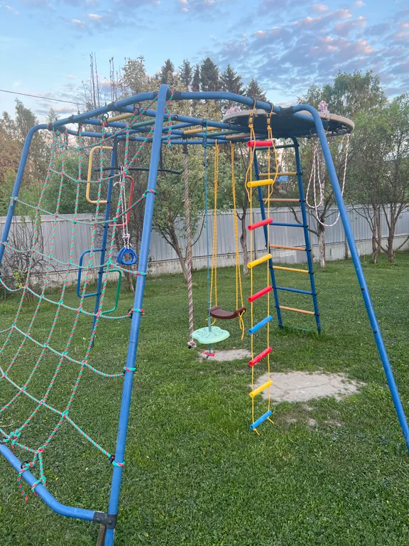 Уютный дом с купелью