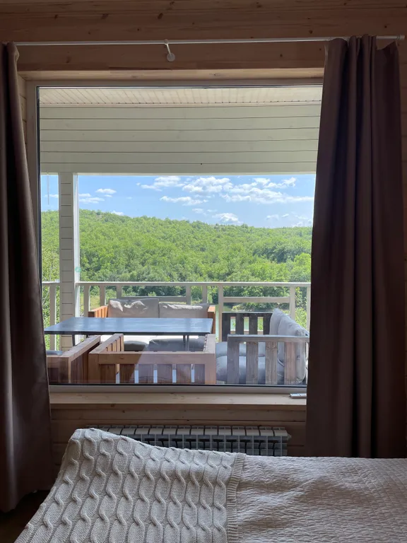 Дом для большой компании с видами на горы и озеро