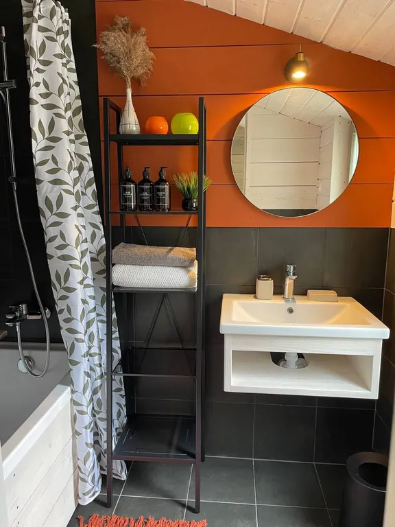 Дом с банным чаном в лесу