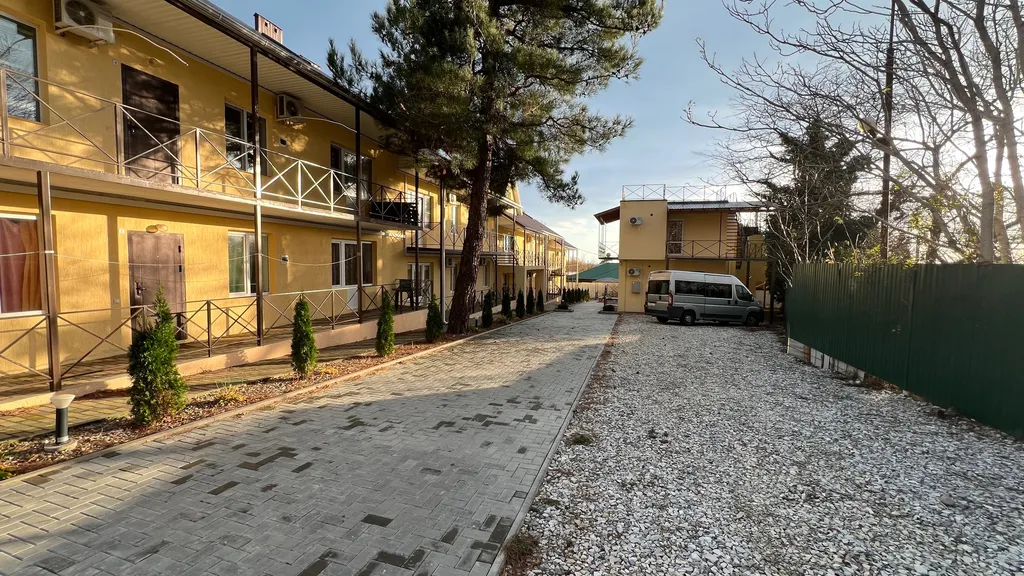 Евродвушка с отдeльной спальней и кухней с диваном