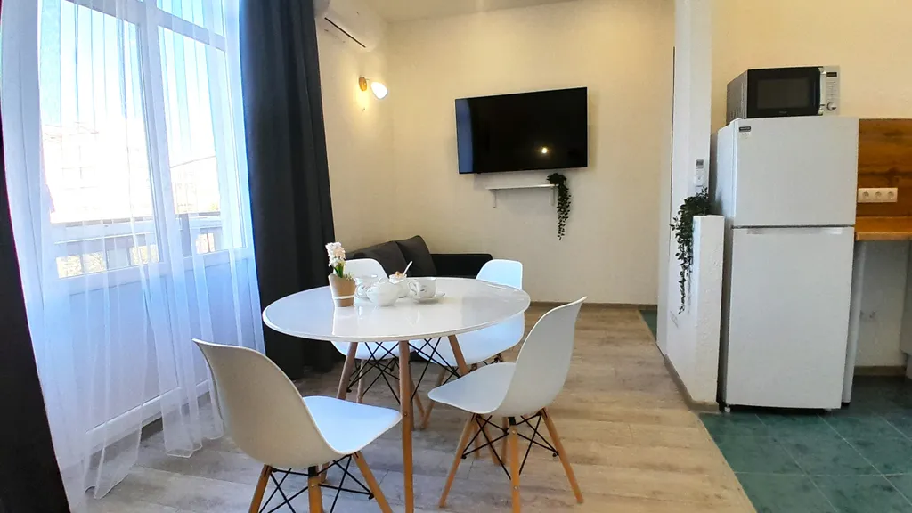 Квартира Квартира Студия Изумруд с новым ремонтом и новой мебелью — Севастополь