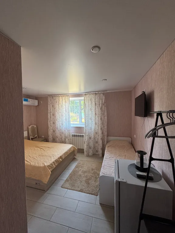 Гостевой дом 365 дней 3-х номер комфорт с душем и туалетом в номере