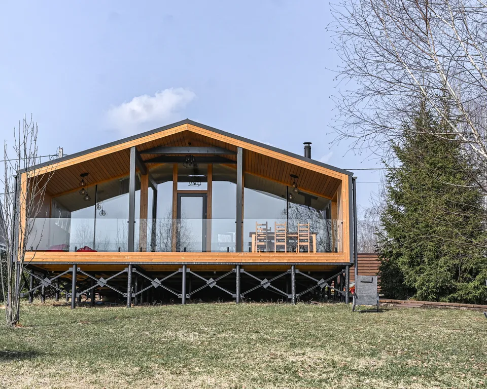 Коттедж с панорамными окнами Куско на Истринском водохранилище