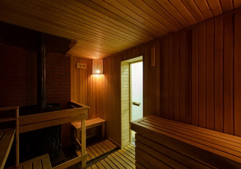 Усадьба Силичи с видом на гору