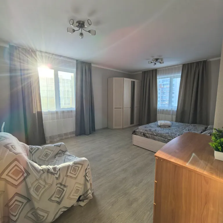 Большая 2-я квартира с отдельными 2-мя спальнями, отдельной кухней — аренда посуточно в Кемерово