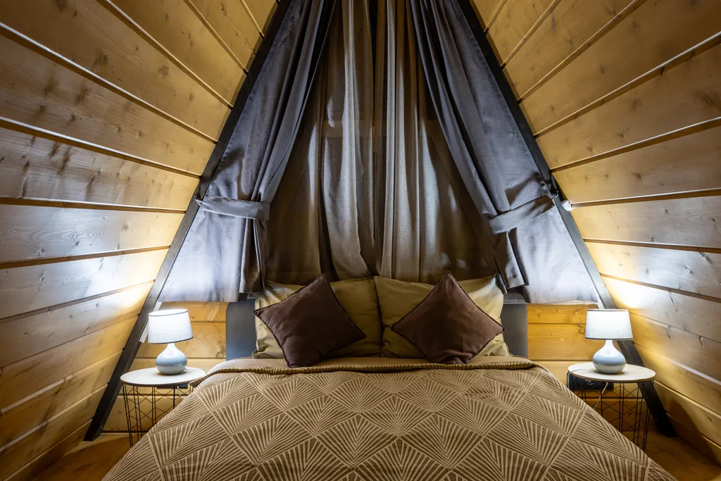 Современный дом у озера с купелью и своим катком. В феврале скидки