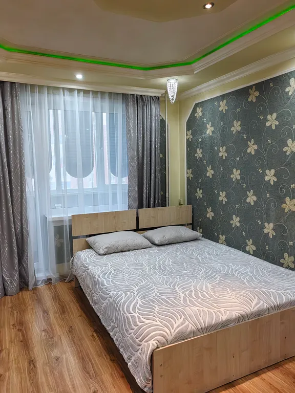 Квартира с отличным видом, душевой кабиной и балконом