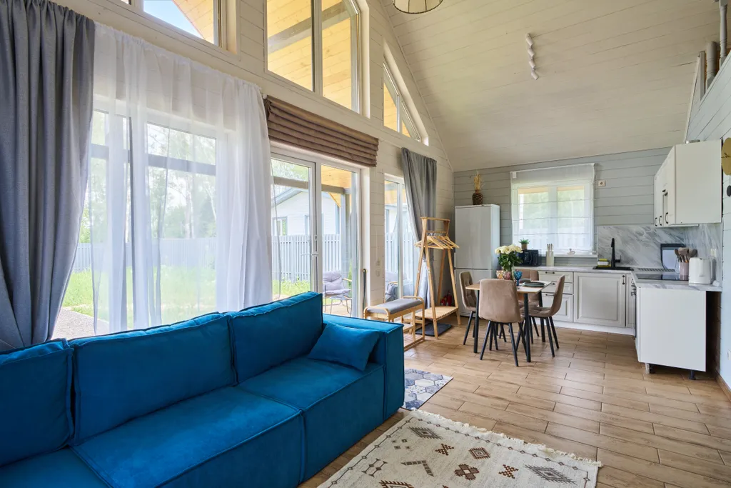 Коттедж в окружении леса с джакузи и сауной