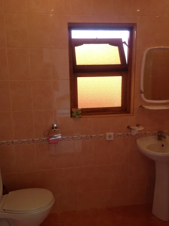 Уютный коттедж с бассейном с морской водой