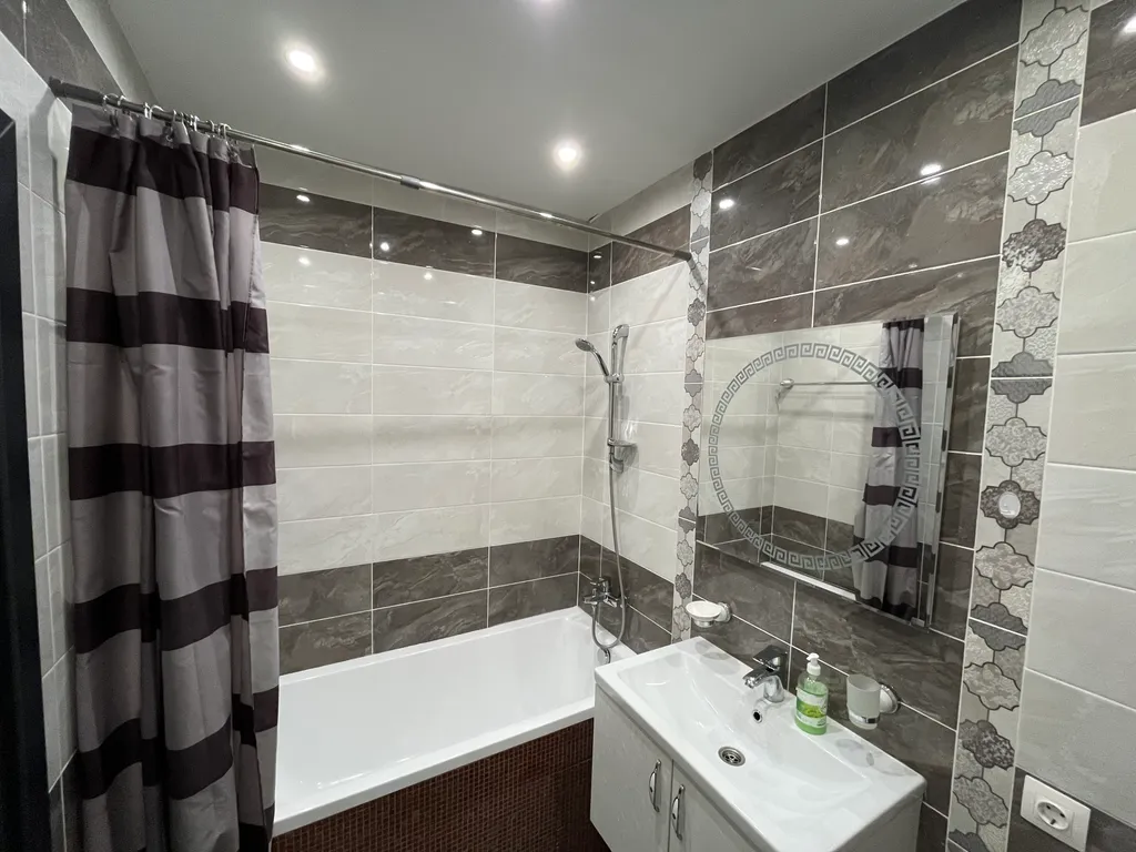 Теплая просторная квартира с отдельной спальней