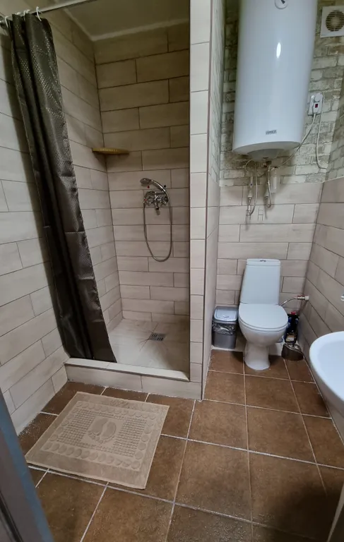 Отдельная студия с удобствами в центре