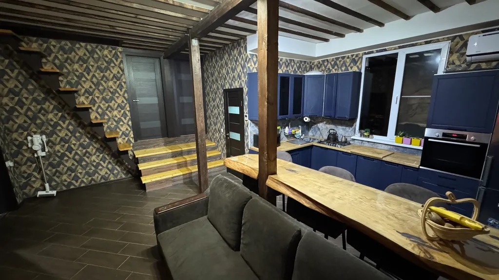 Коттедж Kрacивый дом c баcсeйнoм, баней с огромной террасой — Пластунка