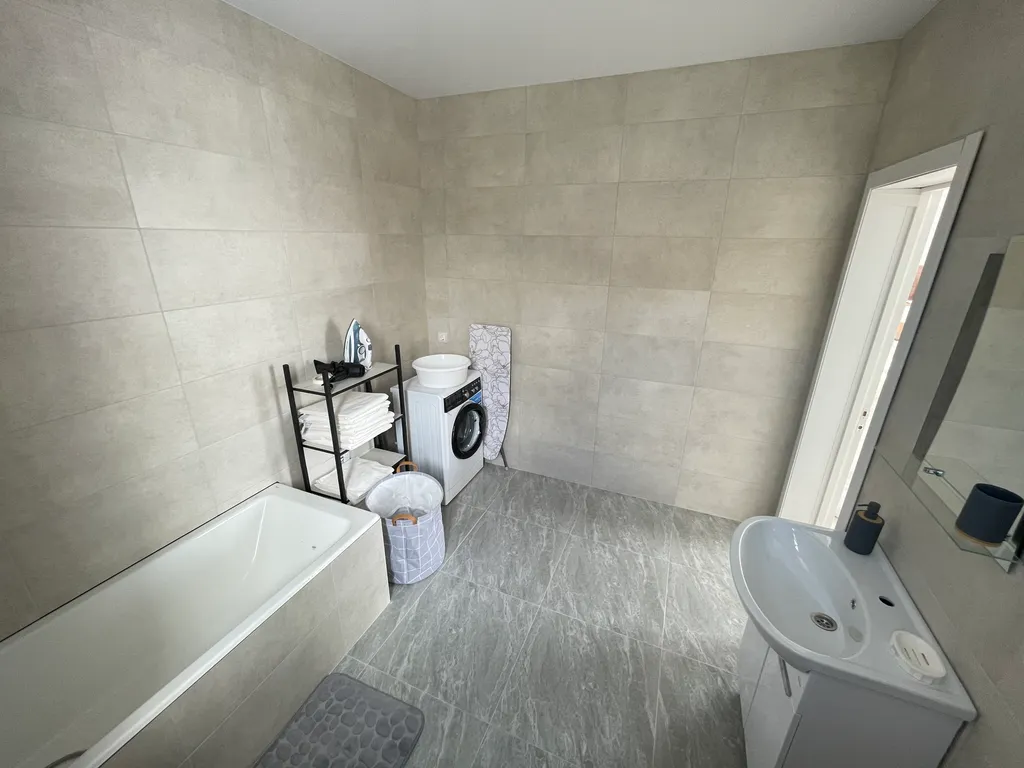 Уютный дом в черте города