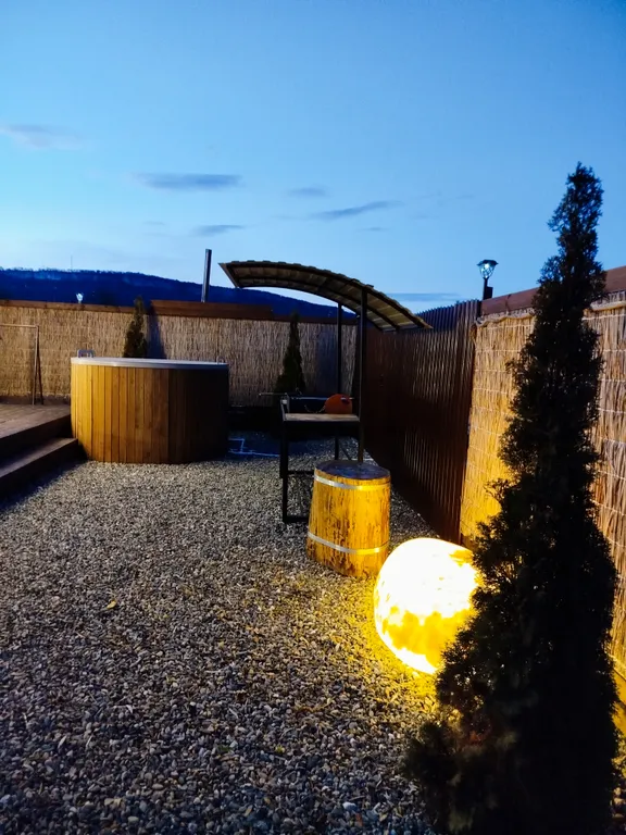 Уютный, вместительный А-фрейм с видом на горы