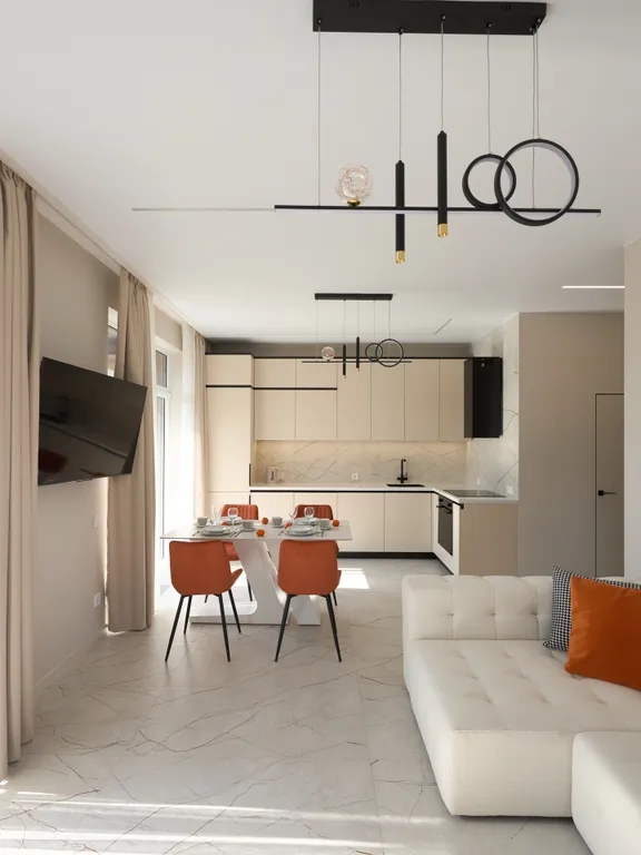 Современная, новая квартира с видом на горы