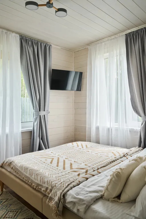 Коттедж в окружении леса с джакузи и сауной