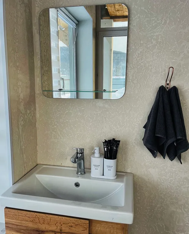 Уютный дом среди гор