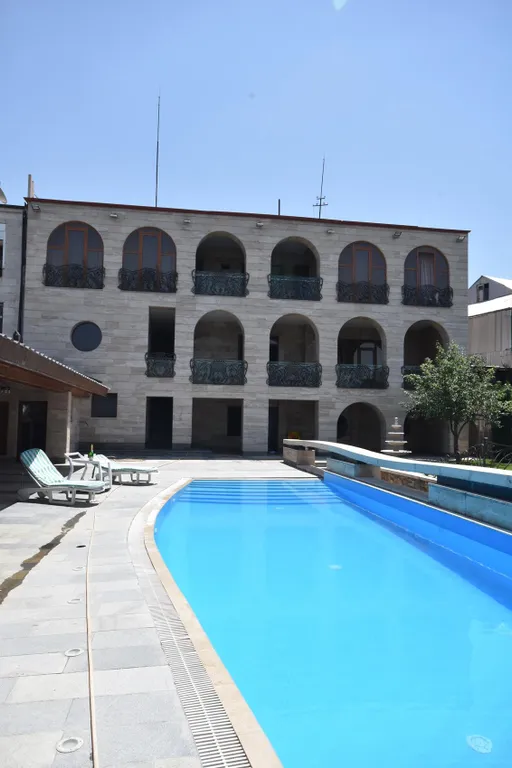 Шикарная вилла с 2-я бассейнами и джакузи