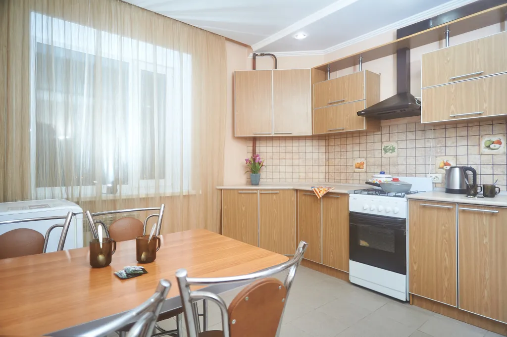 Двухкомнатная с изолированными комнатами в центре рядом с зоопарком