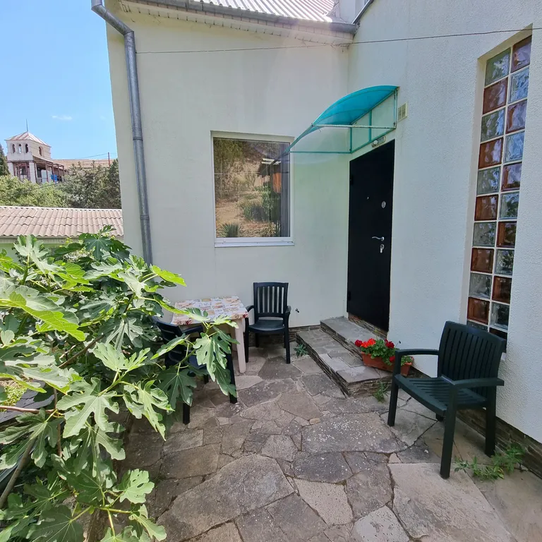 Апартаменты с отдельным двориком