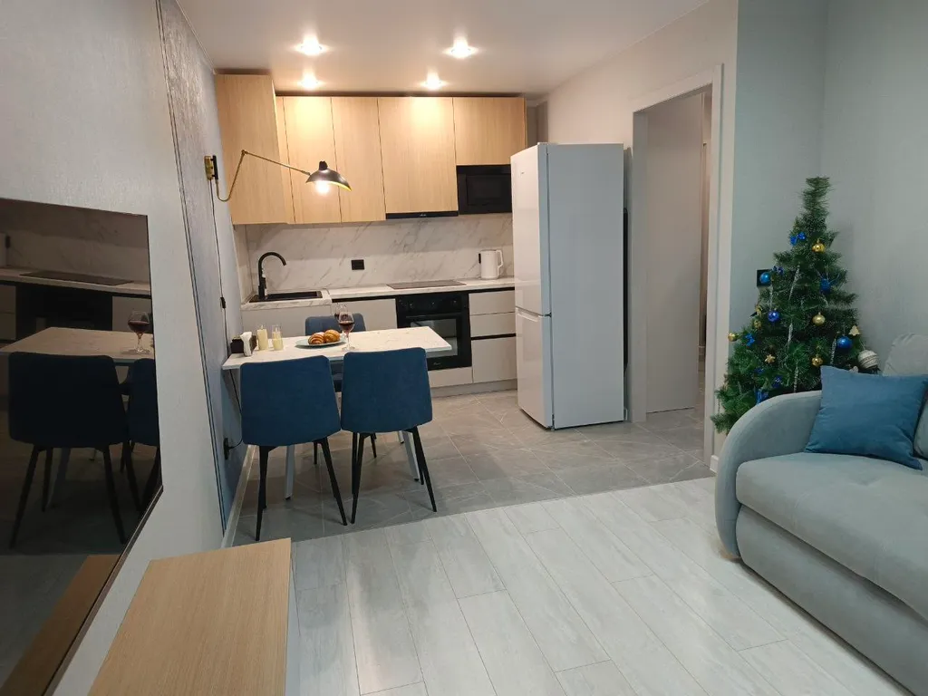 Уютная евродвухкомнатная квартира с дизайнерским ремонтом