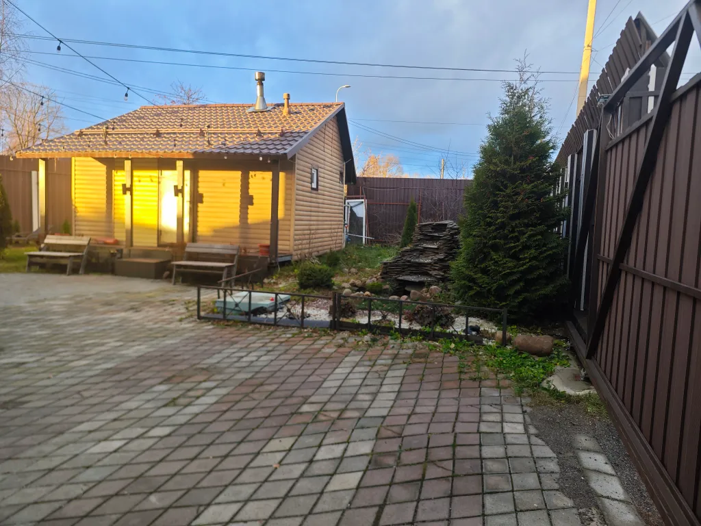 Коттедж с теплым бассейном