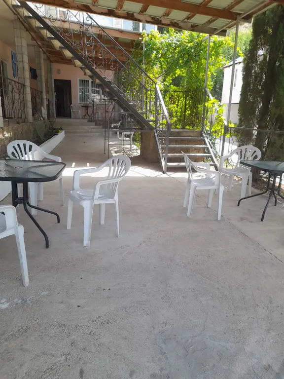 Гостиный дворик