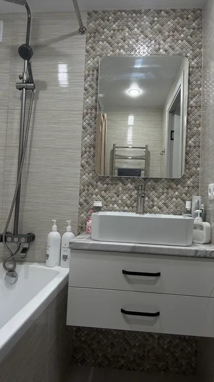 Уютная, современная квартира с новым ремонтом