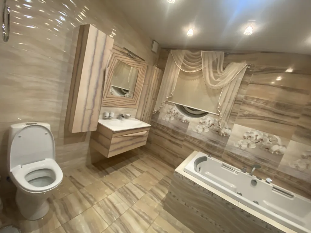 Дом с бассейном в лесу