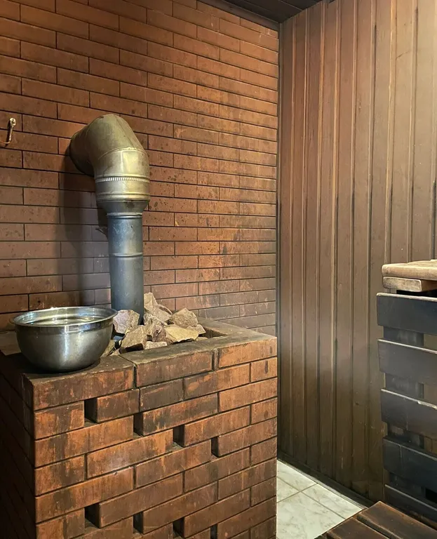 Коттедж с баней и бассейном