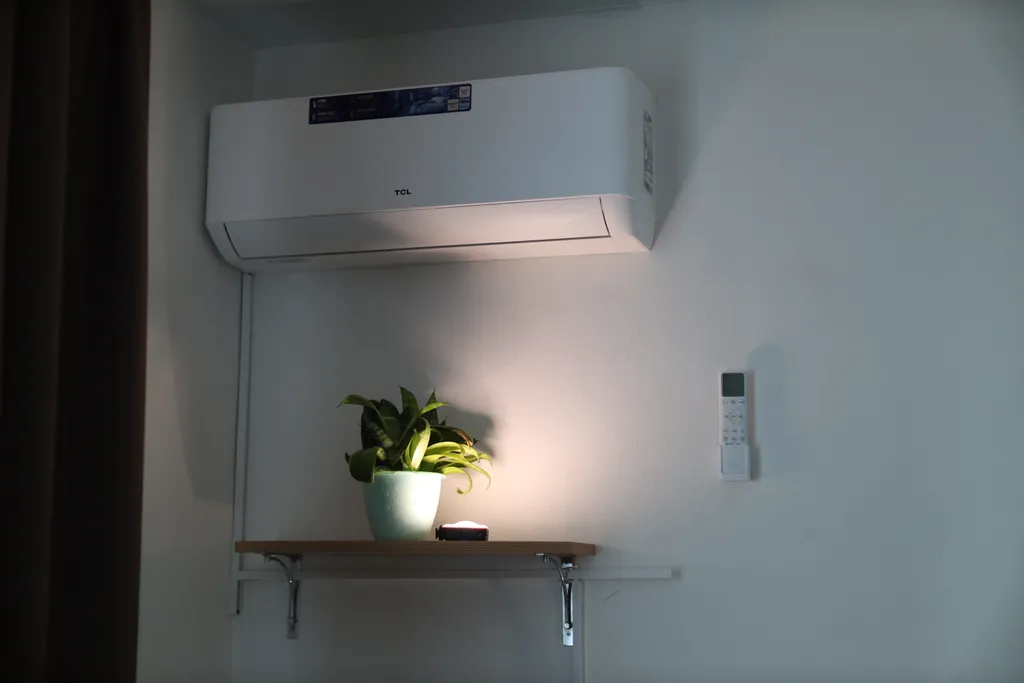 Уютная студия с видом на реку Иртыш