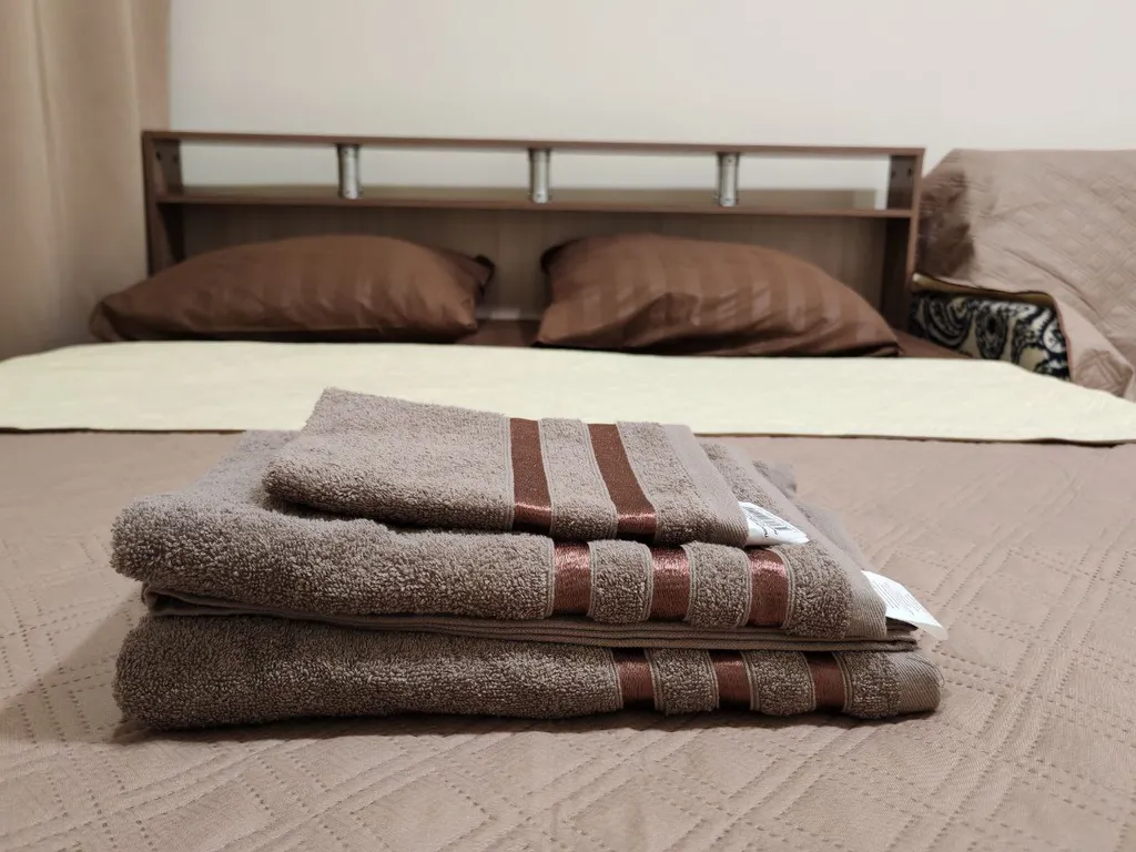 Светлая квартира с большими окнами и высокими потолками — аренда посуточно в Самара