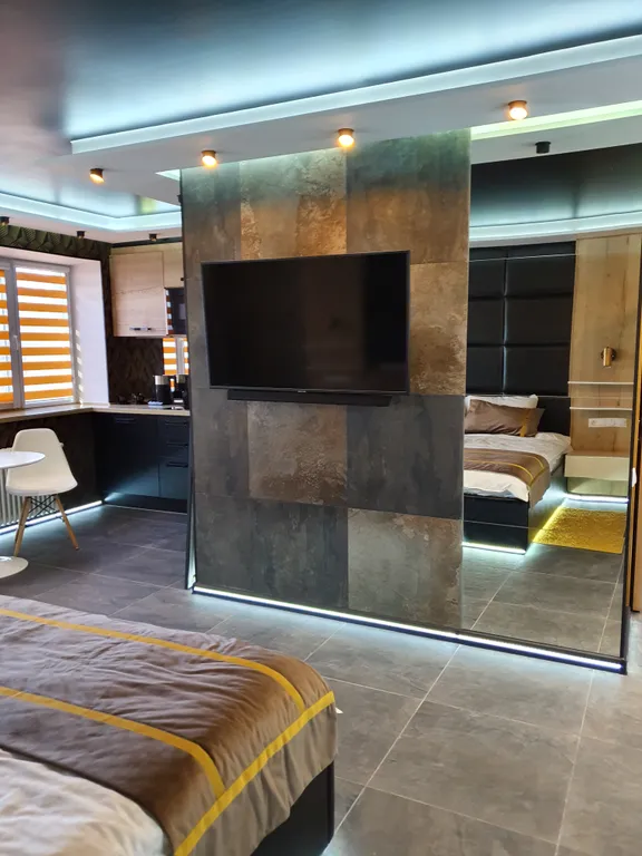 Студия с дизайнерским ремонтом