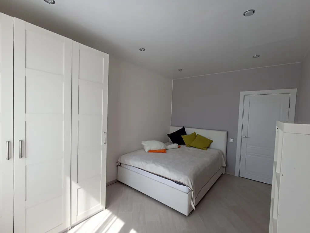 Уютный дом у реки