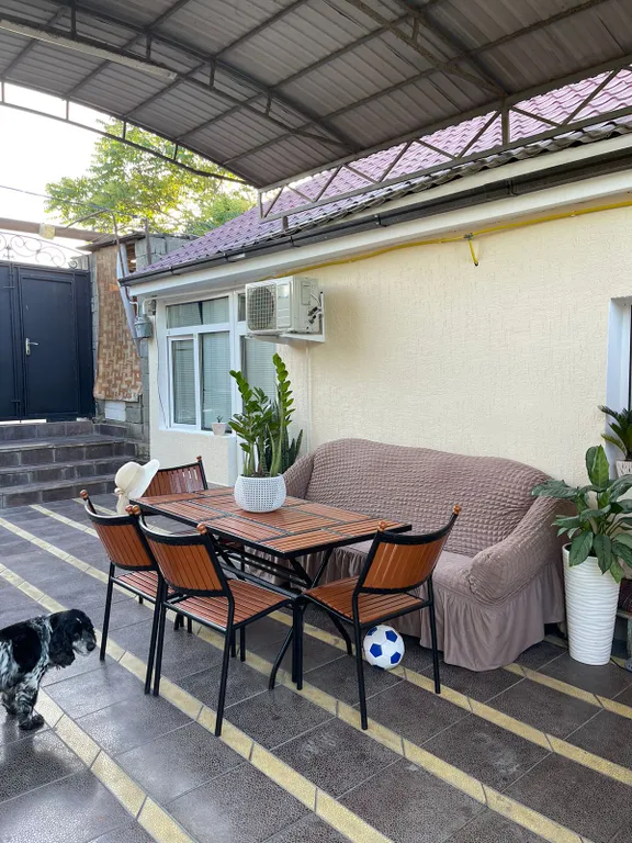 Комната на берегу моря