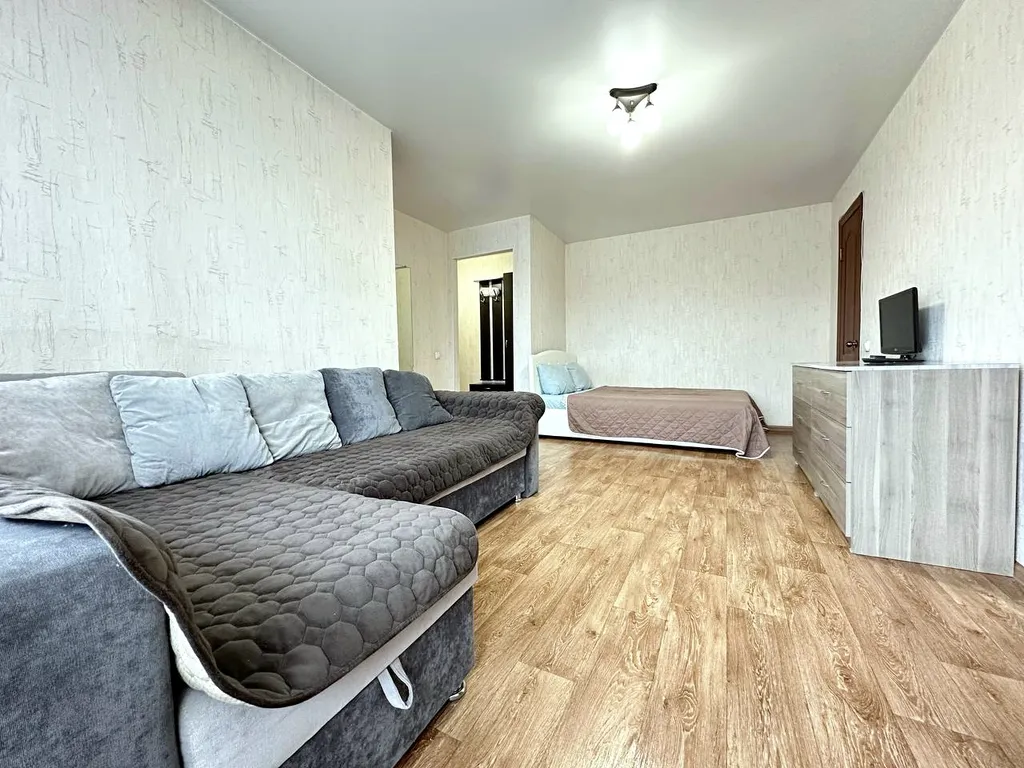 2-комнатная квартира в центре рядом с КУЗгту и РЕАцентром