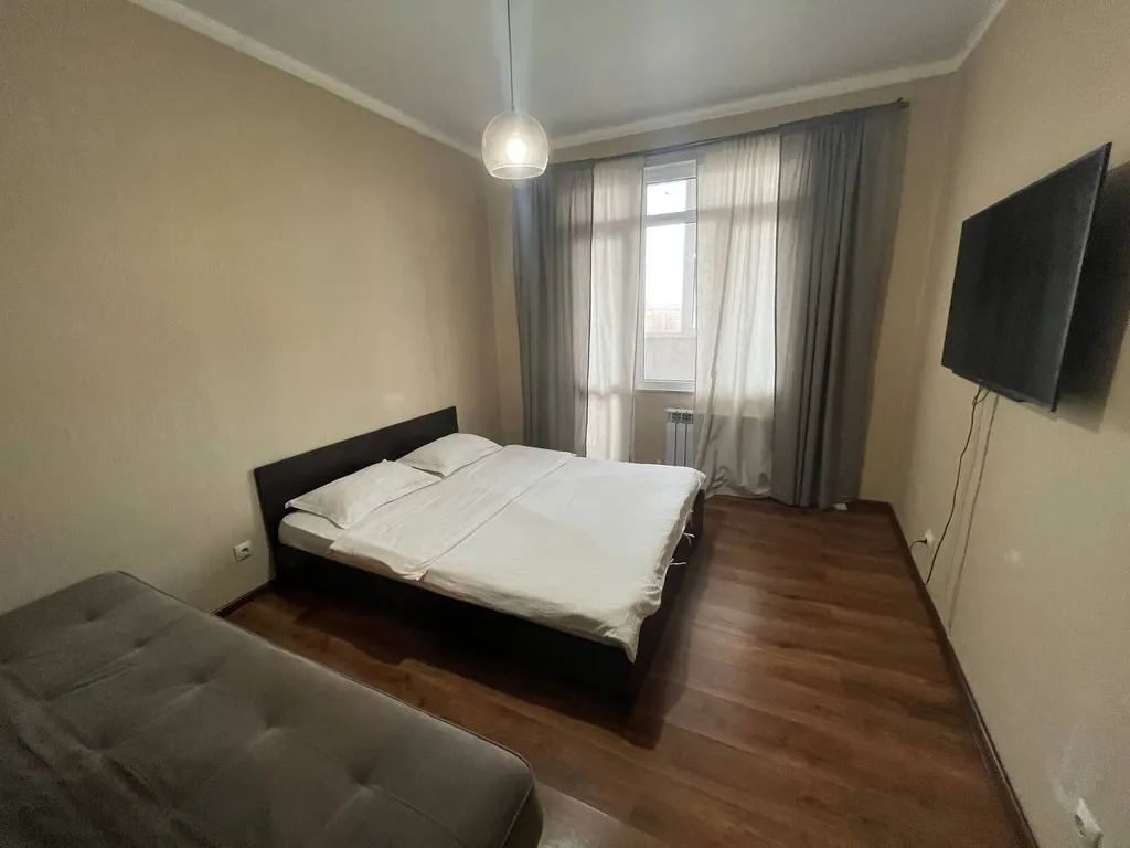 Квартира с видом на набережную в центре города — аренда посуточно в Костанай