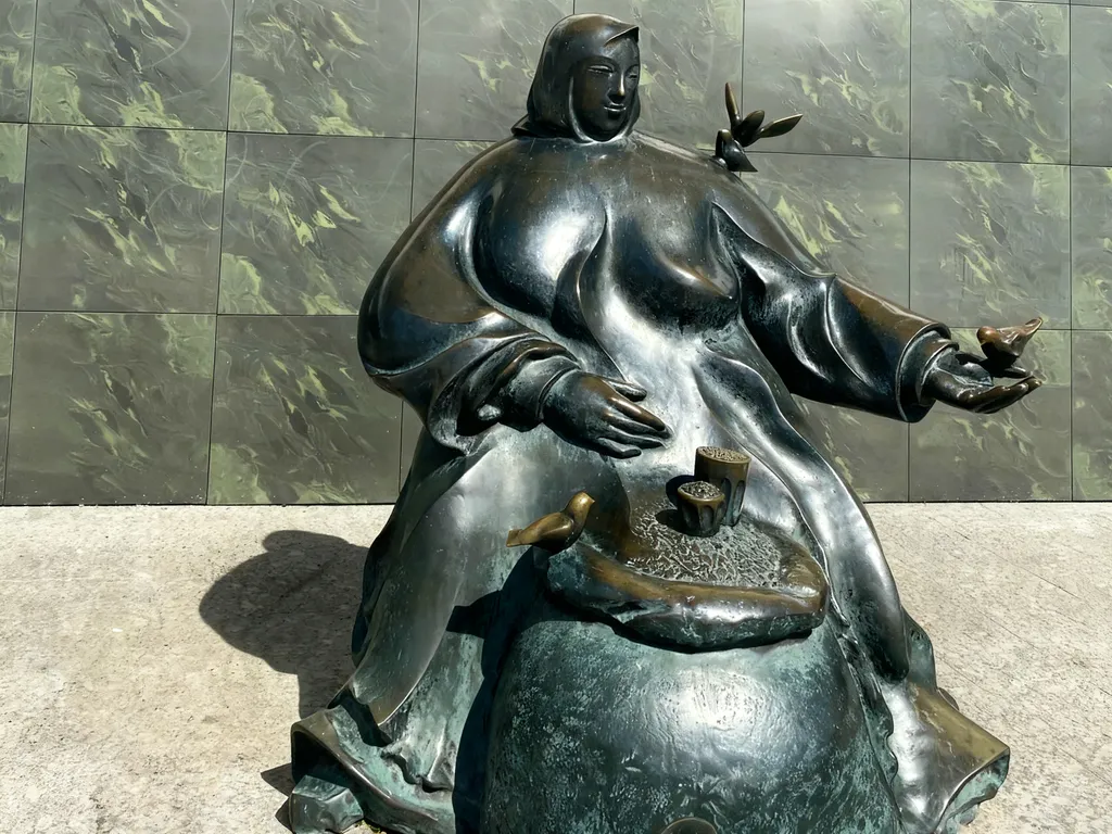 Стильная светлая квартира у Комаровского рынка