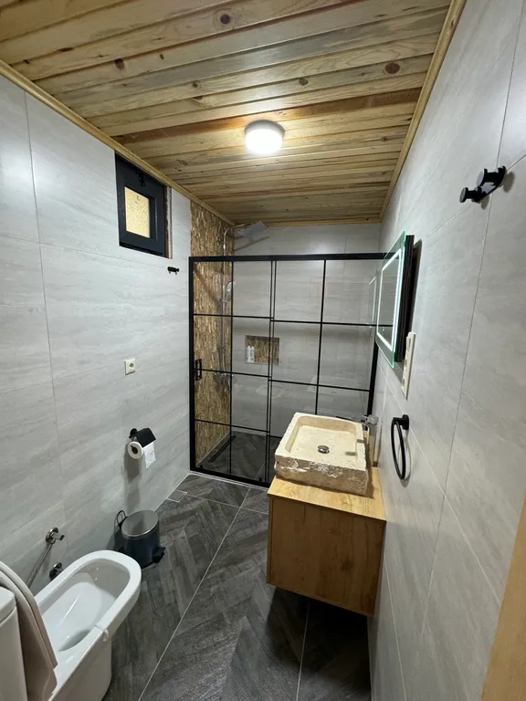 Просторное эко бунгало в сосновом лесу на побережье Турции