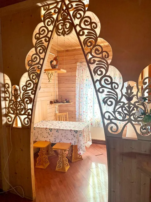 Уютный дом у березок