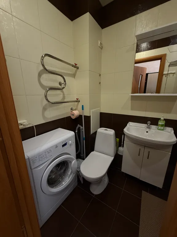 Студия 20кв.м - широкая кровать, стиралка, микроволновка, холодильник