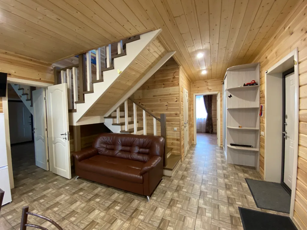 Уютный дом с большой верандой