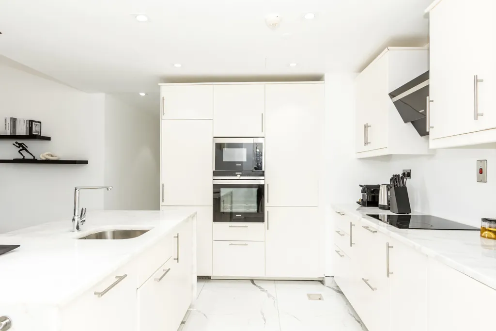 Стильная трёхкомнатная квартира