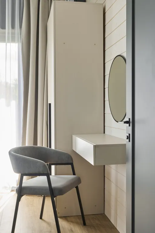 Просторный дом с сауной и камином в окружении леса и реки