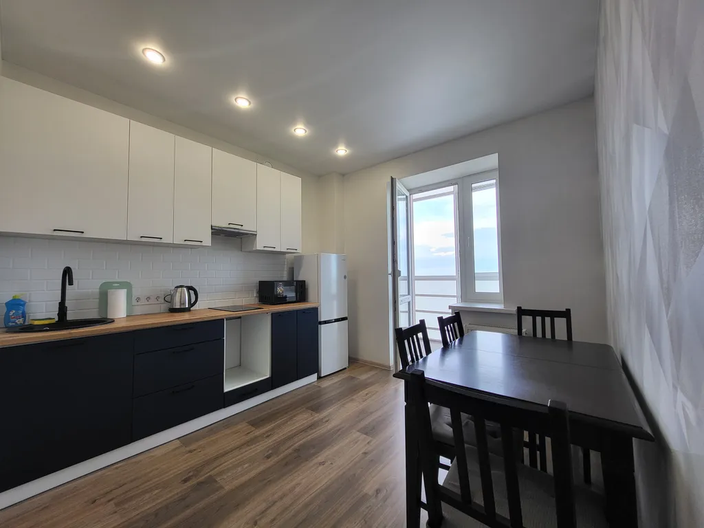 Атлантида на 13 этаже, с видом на реку и тайгу