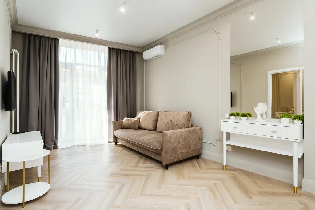 Стильные Апартаменты в центре Ялты «Yalta Plaza Holidays» 100м до Моря