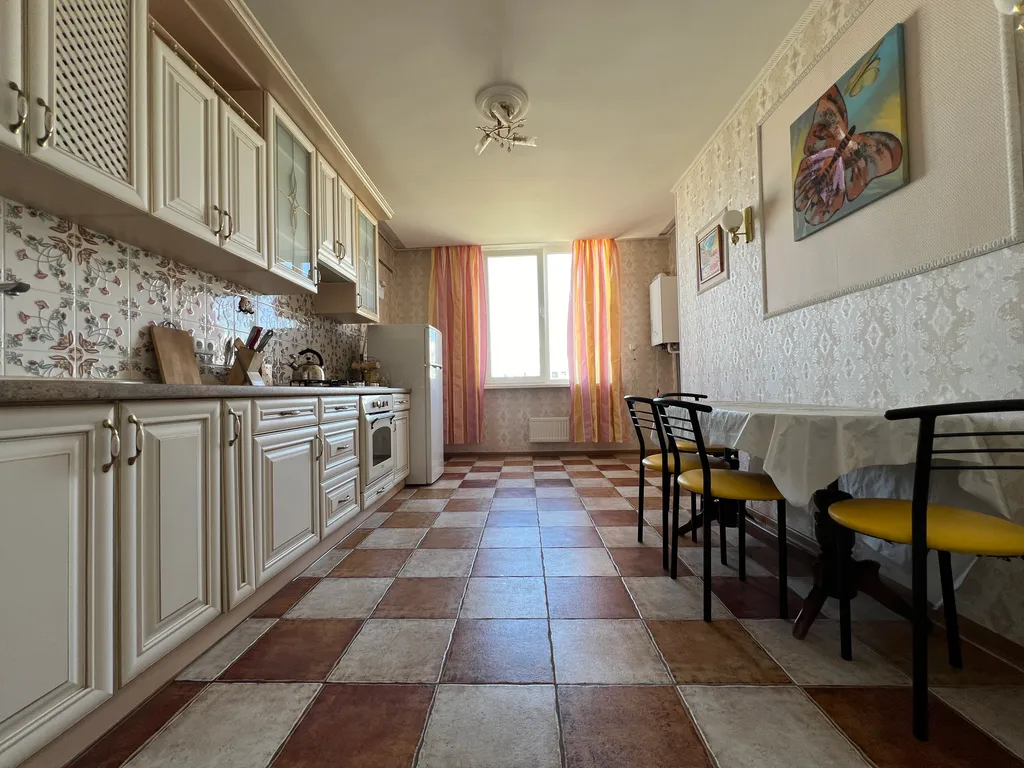 Рядом парк Победы Херсонес не берем оплату за уборку