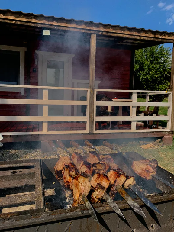 Новый дом-сруб у реки в живописном месте, баня, банный чан, рыбалка