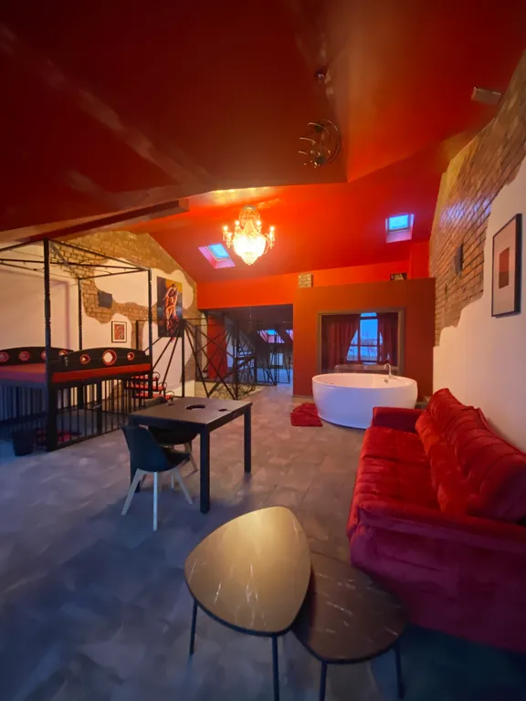 Уникальная двухэтажная квартира в центре города с видом на Кремль