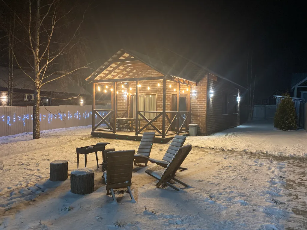 Дом рядом с озером